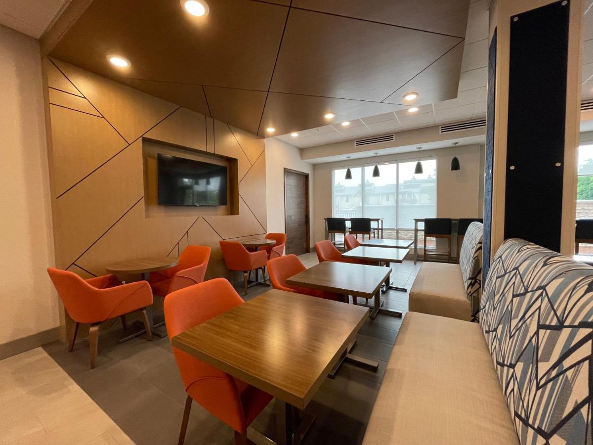 Holiday Inn Express & Suites - Ft. Smith - Airport By Ihg Fort Smith Εξωτερικό φωτογραφία